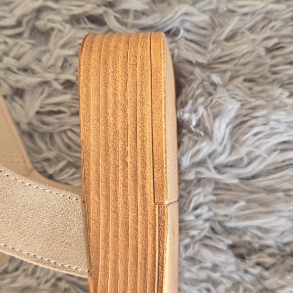 ๐๏ธ Bella Vita Sandals ๐ฎ๐น - Picture 5 of 5